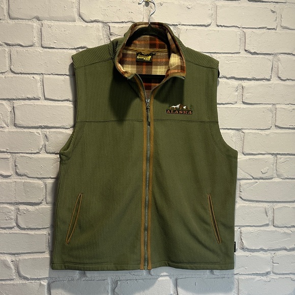 Renegade Other - NWOT Alaska Green Fleece Vest for Men size XL